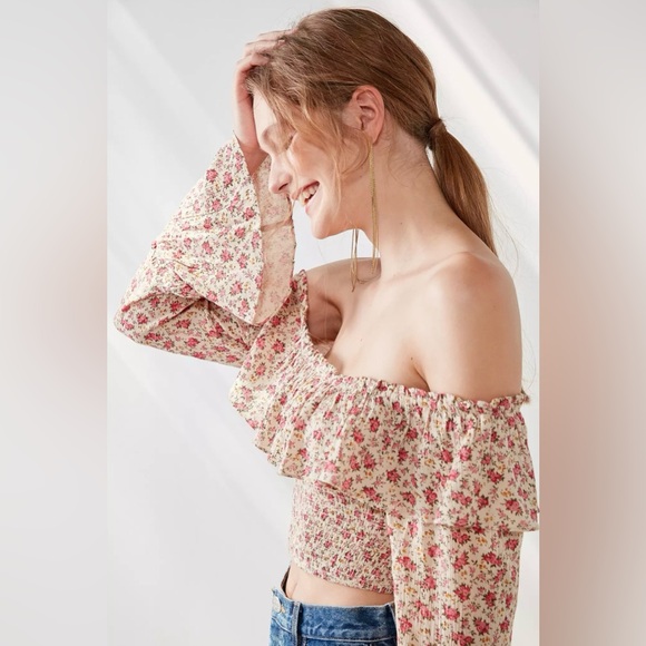 Kimchi Blue Kimora Smocked Ruffle Off-The-Shoulder Top. Size S - Picture 6 of 6